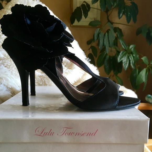 Lulu Townsend Antoinette BLACK 4” Anklet Heel with Flower size 9 EUC - Picture 2 of 8